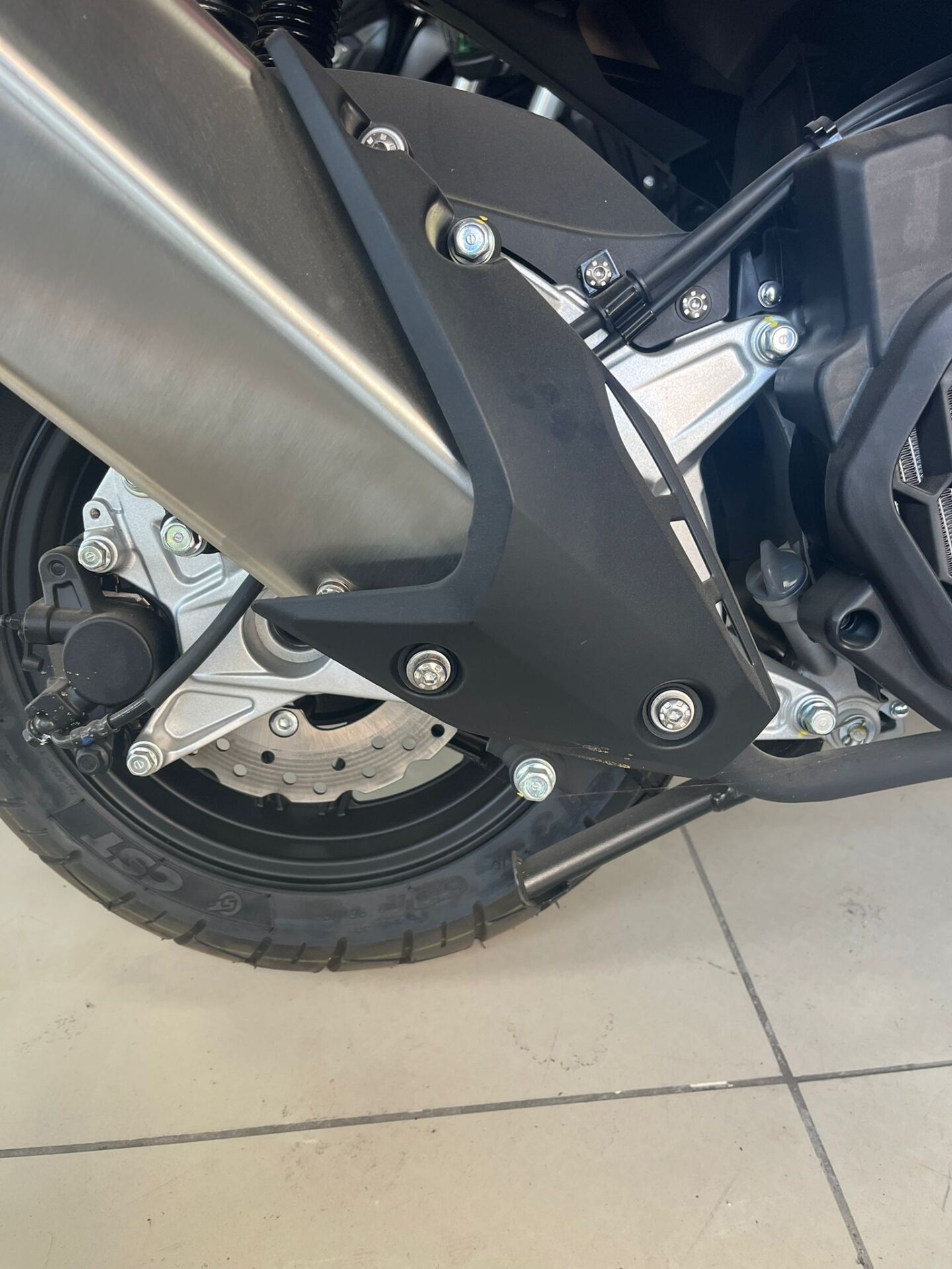 Kanuni Seha125 150 EGZOZ KAMUFLAJ SACI ÖN 3 Vidalı
