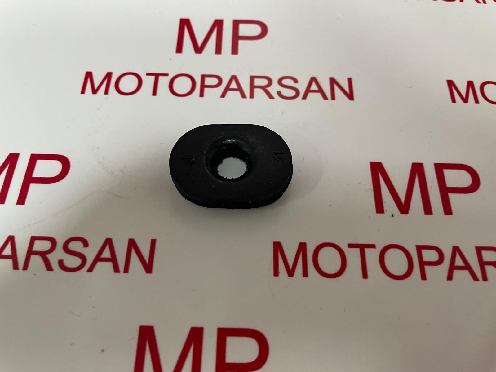 Bajaj Dominar D250 Yan Panel Bağlantı Lastiği Oval