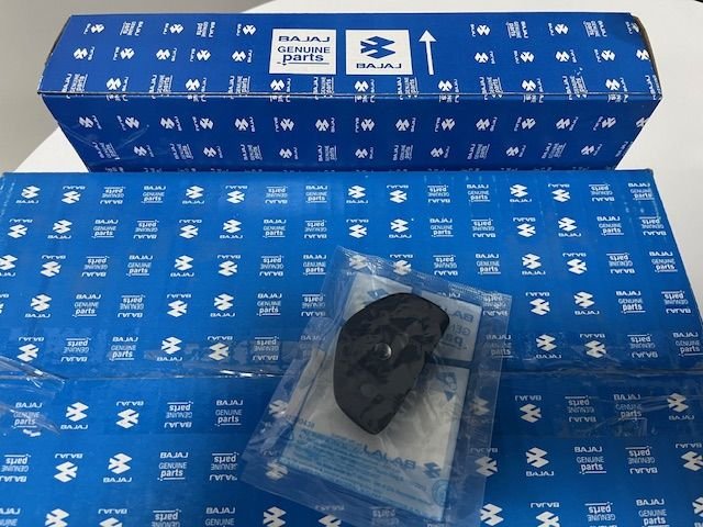 Bajaj Pulsar RS200 Sol Ayna Bağlantı Sacı Ayağı