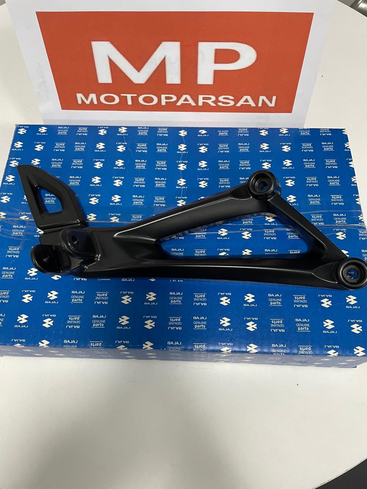 Bajaj Pulsar RS200 Arka Sağ Basamak Demiri Siyah Euro 4 - 5 - 5+