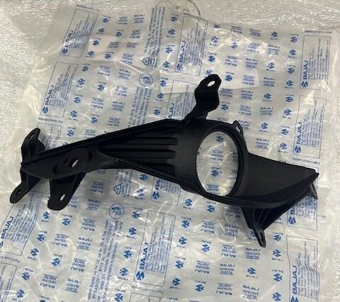 Bajaj Pulsar RS200 Sol Kısa Far Çerçevesi