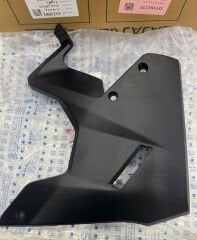 Bajaj Pulsar RS200 Sağ Alt Sakal Dekoratif Kapak